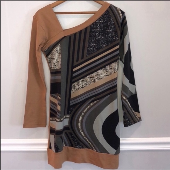 Geometric Printed Asymmetrical Bodycon Dress - Picture 12 of 13